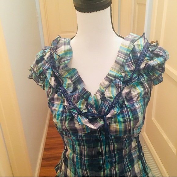 Nice top - Picture 2 of 4